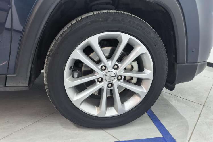Used Jeep Grand Commander 2020 2.0T Two-Wheel Drive Leading Edition Left Rear Wheel Hub