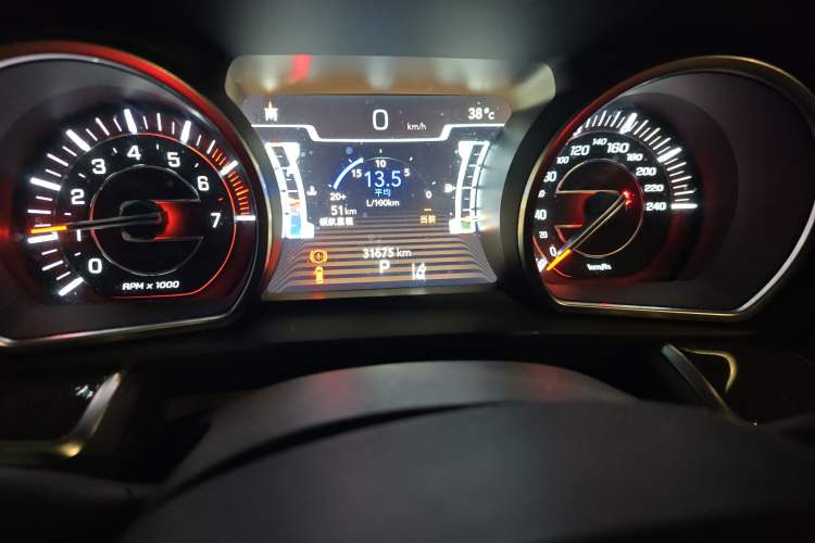 Used Jeep Grand Commander 2020 2.0T Four-Wheel Drive Night Eagle Edition Odometer Close Up