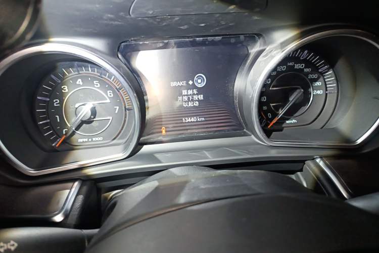 Used Jeep Grand Commander 2020 2.0T Two-Wheel Drive Elite Version Odometer Close Up