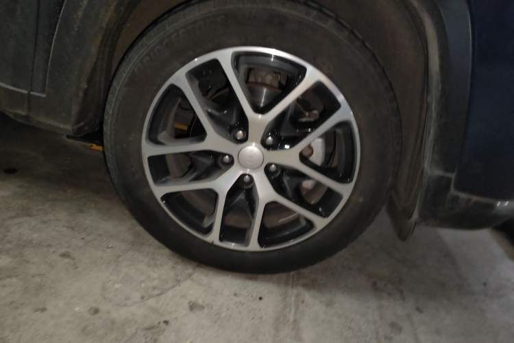 Used Jeep Grand Commander 2020 2.0T Four-Wheel Drive Flagship Edition Right Front Wheel Hub