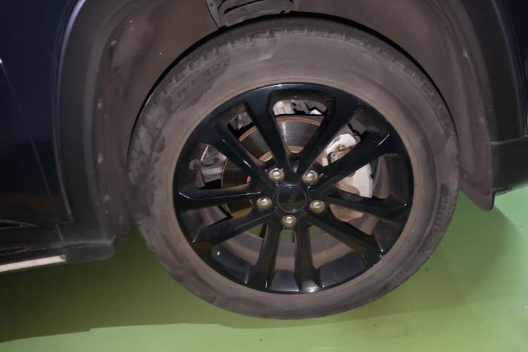 Used Jeep Grand Commander 2020 2.0T Four-Wheel Drive Night Eagle Edition Right Front Wheel Hub