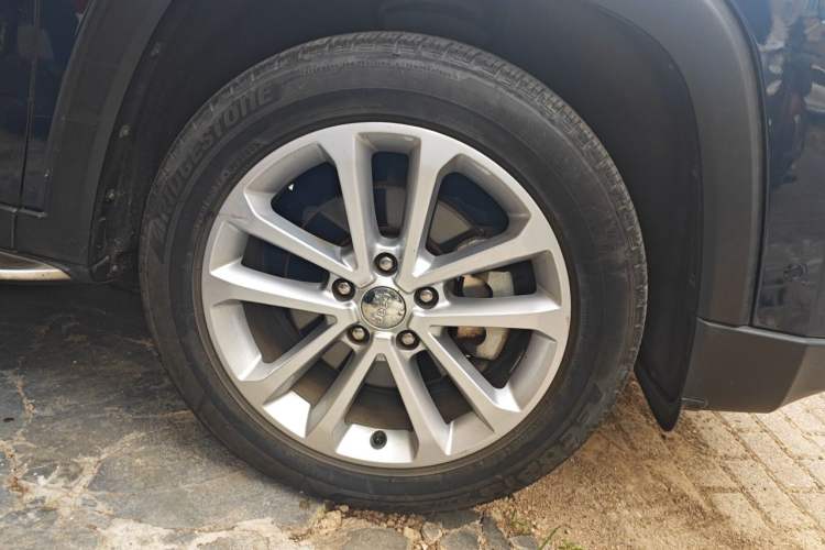 Used Jeep Grand Commander 2020 2.0T Four-Wheel Drive Elite Enhanced Edition Right Front Wheel Hub