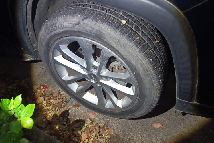 Used Jeep Grand Commander 2020 2.0T Two-Wheel Drive Elite Version Right Front Wheel Hub