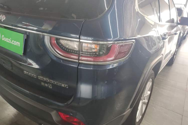 Used Jeep Grand Commander 2020 2.0T Two-Wheel Drive Elite Version Right Rear Taillight