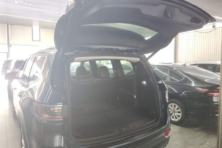 Used Jeep Grand Commander 2020 2.0T Two-Wheel Drive Elite Version Trunk