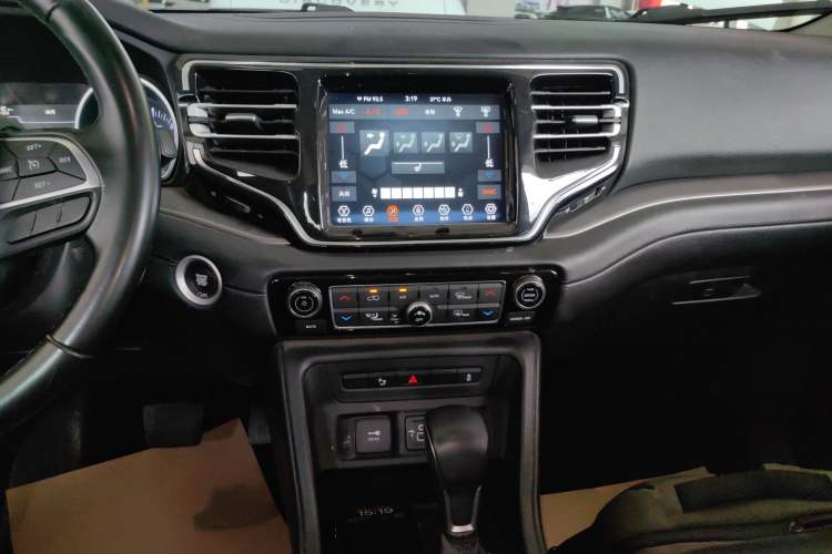 Used Jeep Grand Commander 2020 2.0T Two-Wheel Drive Leading Edition Audio And AC Panel