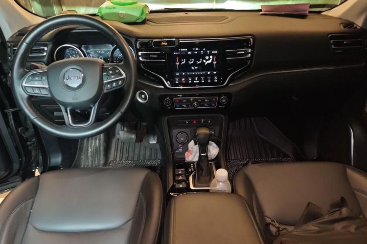 Used Jeep Grand Commander 2020 2.0T Four-Wheel Drive Elite Enhanced Edition Center Console