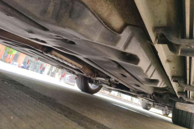 Used Jeep Grand Commander 2020 2.0T Two-Wheel Drive Leading Edition Chassis Rear Right
