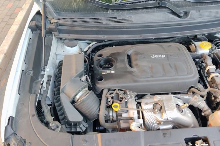 Used Jeep Grand Commander 2020 2.0T Four-Wheel Drive Night Eagle Edition Engine Bay Right