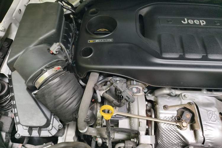 Used Jeep Grand Commander 2020 2.0T Two-Wheel Drive Leading Edition Engine Bay Right