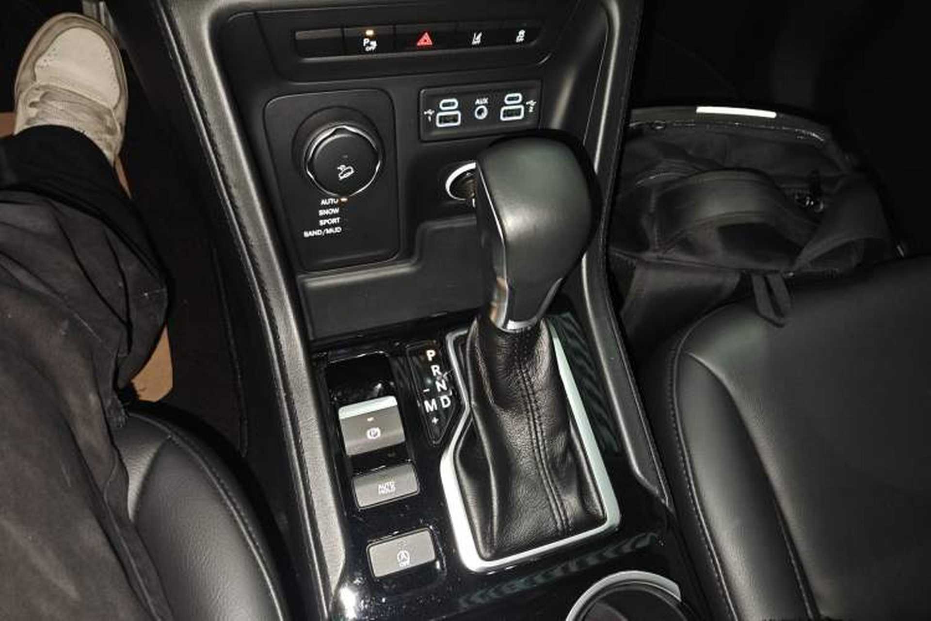 Used Jeep Grand Commander 2020 2.0T Four-Wheel Drive Night Eagle Edition Gear Lever
