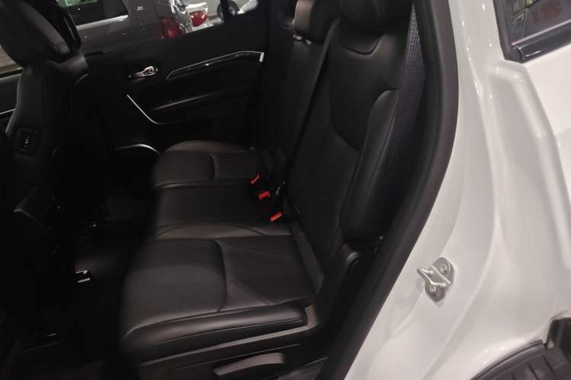 Used Jeep Grand Commander 2020 2.0T Four-Wheel Drive Night Eagle Edition Interior 4