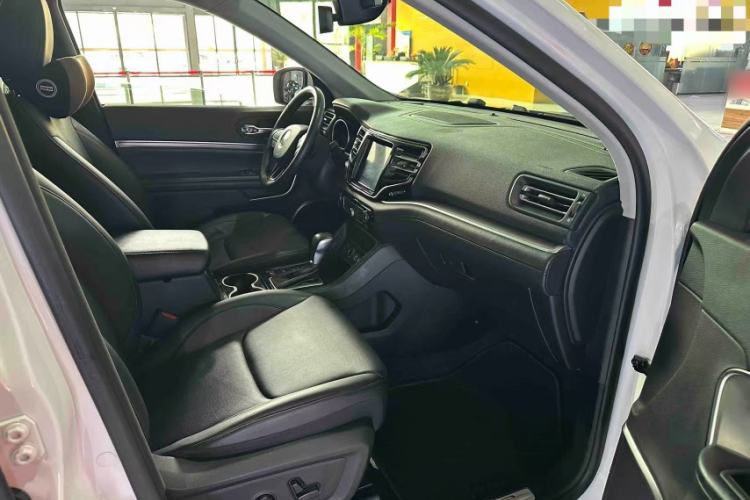 Used Jeep Grand Commander 2020 2.0T Two-Wheel Drive Elite Version Interior 9