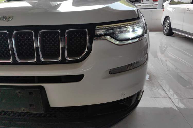 Used Jeep Grand Commander 2020 2.0T Two-Wheel Drive Leading Edition Left Front Headlight