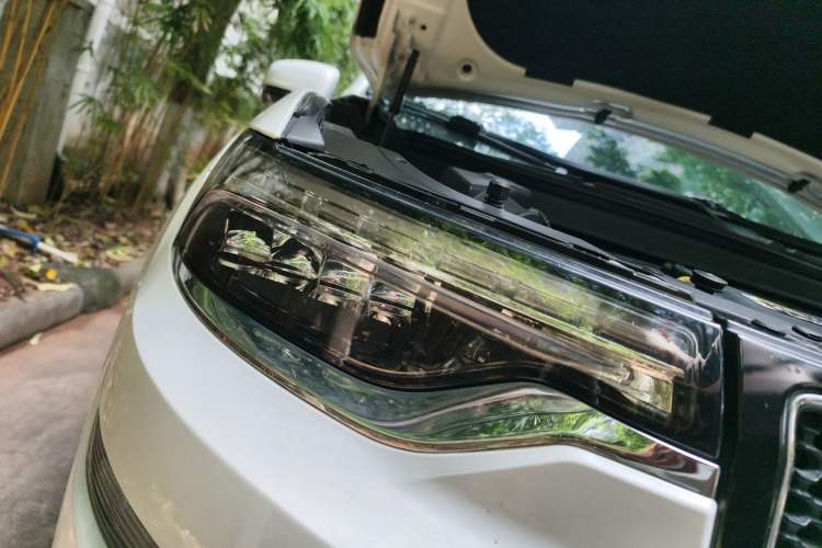 Used Jeep Grand Commander 2020 2.0T Two-Wheel Drive Leading Edition Right Front Headlight
