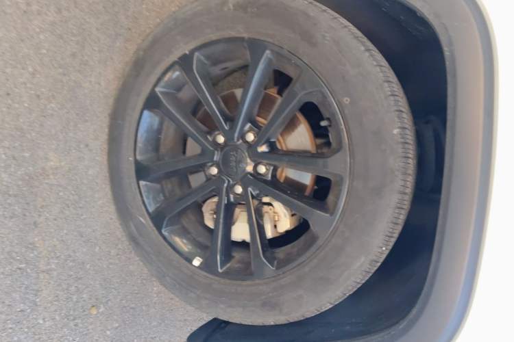 Used Jeep Grand Commander 2020 2.0T Four-Wheel Drive Night Eagle Edition Right Front Wheel Hub