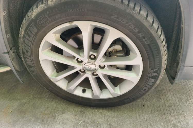 Used Jeep Grand Commander 2020 2.0T Two-Wheel Drive Leading Edition Right Front Wheel Hub