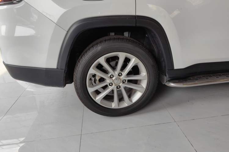 Used Jeep Grand Commander 2020 2.0T Two-Wheel Drive Leading Edition Right Rear Wheel Hub