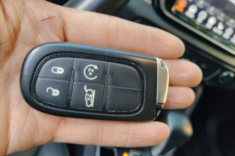 Used Jeep Grand Commander 2020 2.0T Four-Wheel Drive Night Eagle Edition Vehicle Key