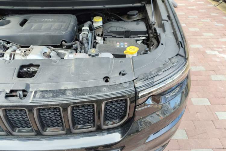 Used Jeep Grand Commander 2021 2.0T Four-Wheel Drive 80th Anniversary Edition Engine Bay Left