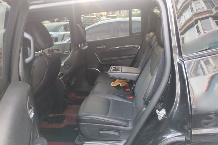 Used Jeep Grand Commander 2021 2.0T Four-Wheel Drive 80th Anniversary Edition Left Rear Seat