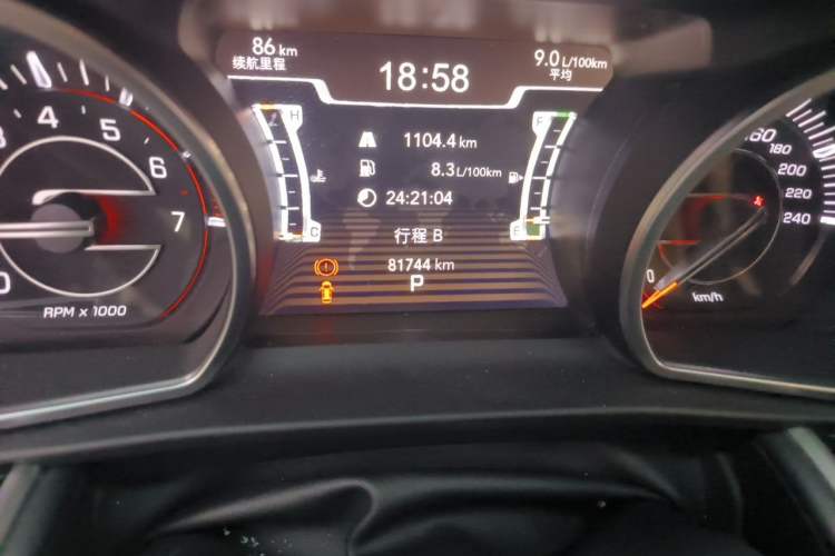 Used Jeep Grand Commander 2021 2.0T Four-Wheel Drive 80th Anniversary Edition Odometer Close Up