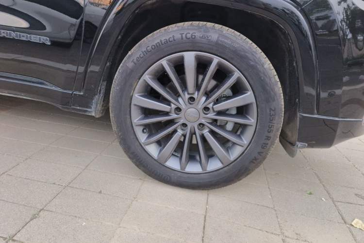 Used Jeep Grand Commander 2021 2.0T Four-Wheel Drive 80th Anniversary Edition Right Front Wheel Hub