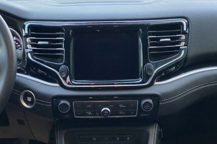 Used Jeep Grand Commander 2021 2.0T Four-Wheel Drive 80th Anniversary Edition Audio And AC Panel