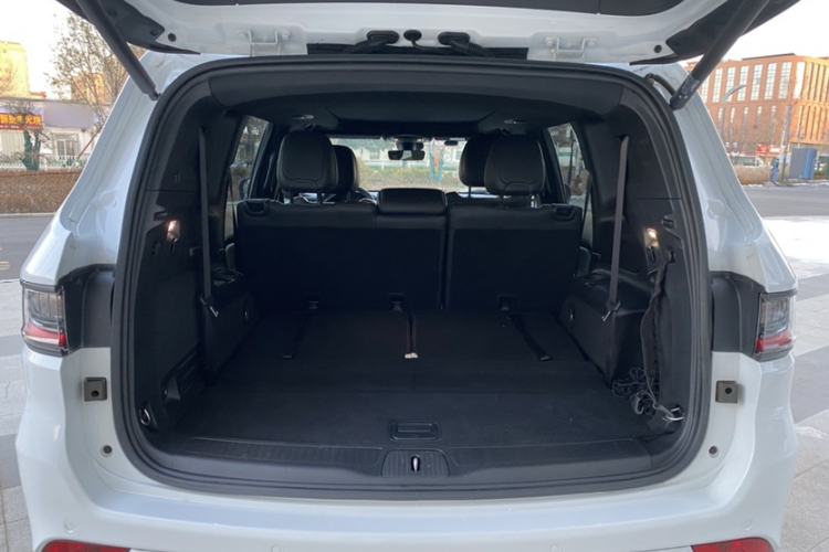 Used Jeep Grand Commander 2021 2.0T Four-Wheel Drive 80th Anniversary Edition Trunk