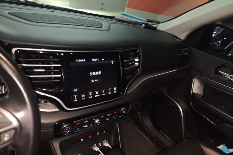Used Jeep Grand Commander 2022 2.0T Four-Wheel Drive Luxury Edition Audio And AC Panel