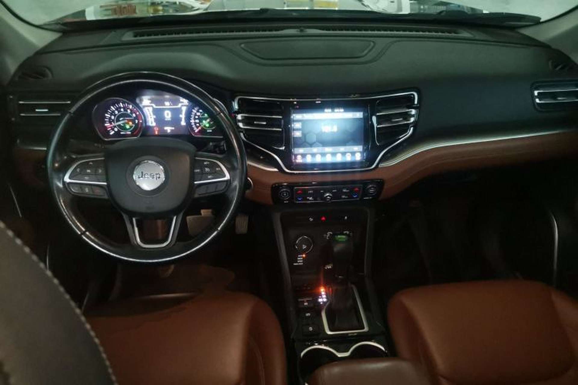 Used Jeep Grand Commander 2022 2.0T Four-Wheel Drive Luxury Edition Center Console