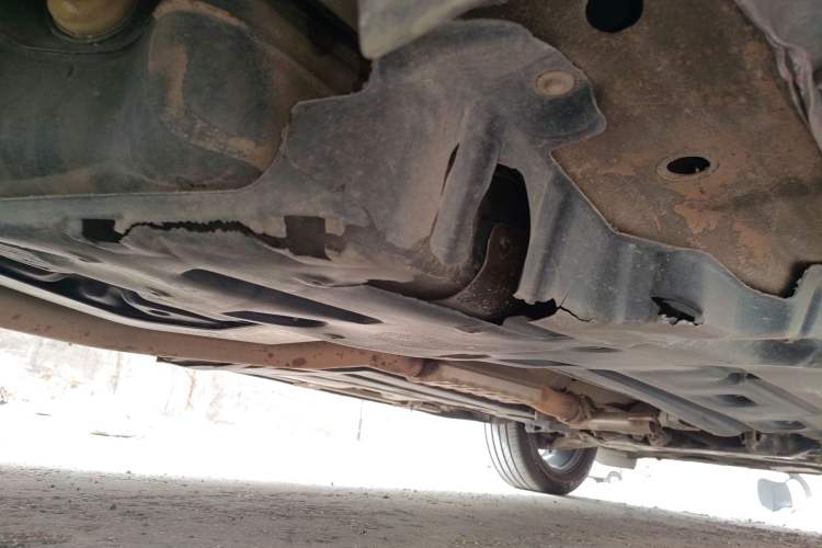 Used Jeep Grand Commander 2022 2.0T Two-Wheel Drive Luxury Version Chassis Rear Right