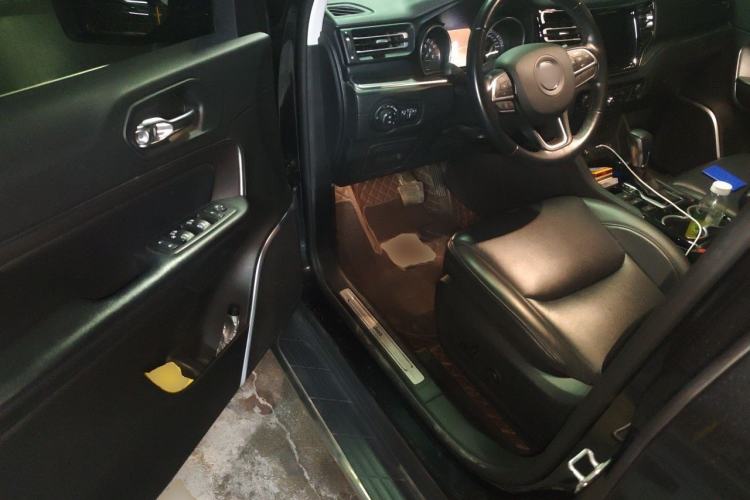 Used Jeep Grand Commander 2022 2.0T Two-Wheel Drive Luxury Version Driver Seat