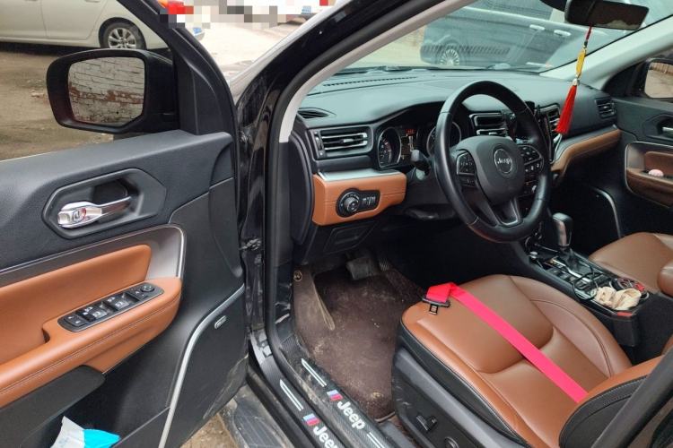 Used Jeep Grand Commander 2022 2.0T Four-Wheel Drive Luxury Edition Driver Seat