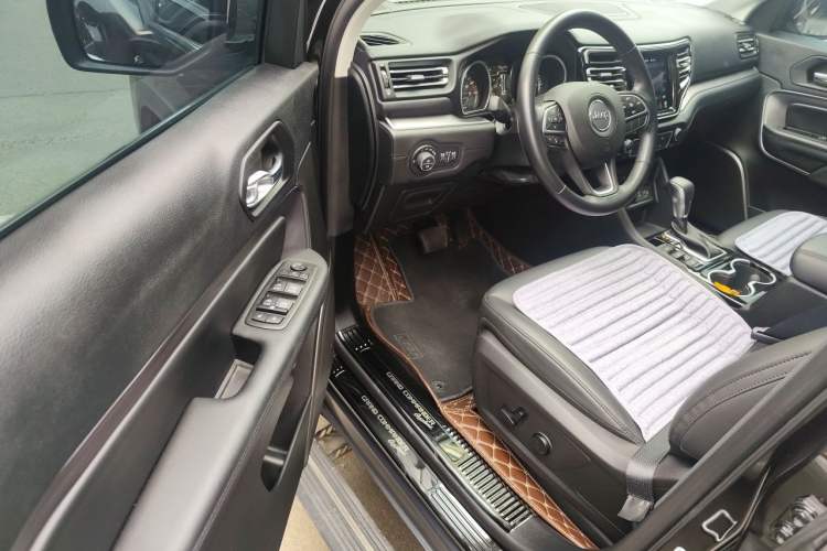 Used Jeep Grand Commander 2022 2.0T Two-Wheel Drive Elite Version Driver Seat
