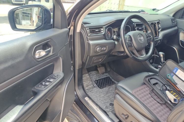 Used Jeep Grand Commander 2022 2.0T Four-Wheel Drive Luxury Edition Driver Seat