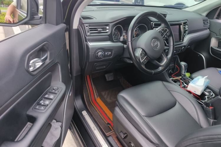 Used Jeep Grand Commander 2022 2.0T Four-Wheel Drive Luxury Edition Driver Seat