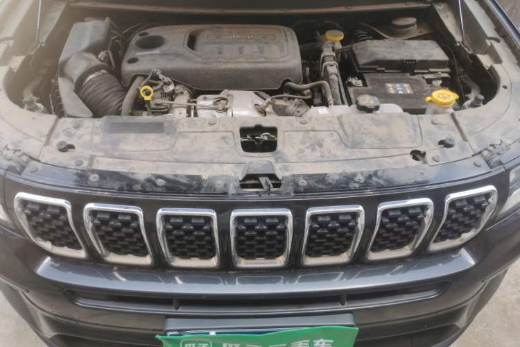 Used Jeep Grand Commander 2022 2.0T Two-Wheel Drive Elite Version Engine Bay