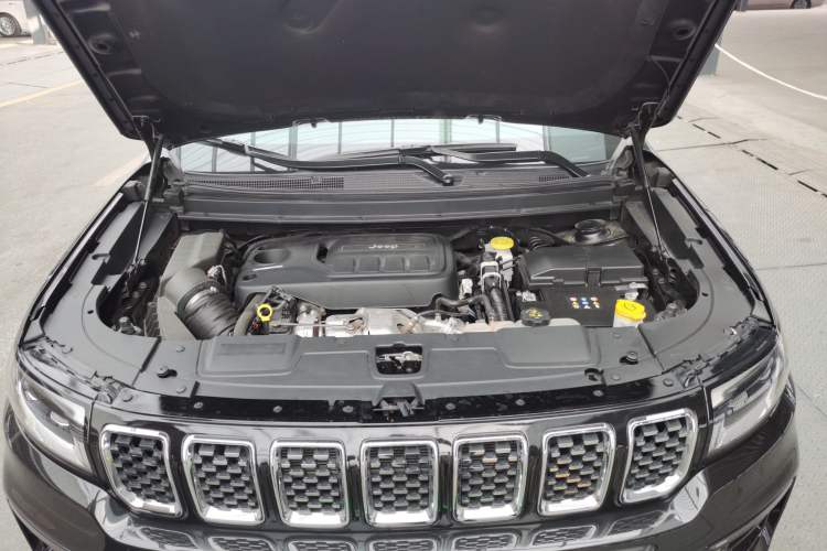 Used Jeep Grand Commander 2022 2.0T Four-Wheel Drive Luxury Edition Engine Bay