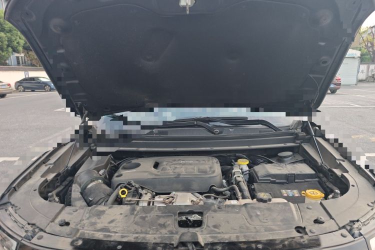 Used Jeep Grand Commander 2022 2.0T Two-Wheel Drive Luxury Version Engine Bay