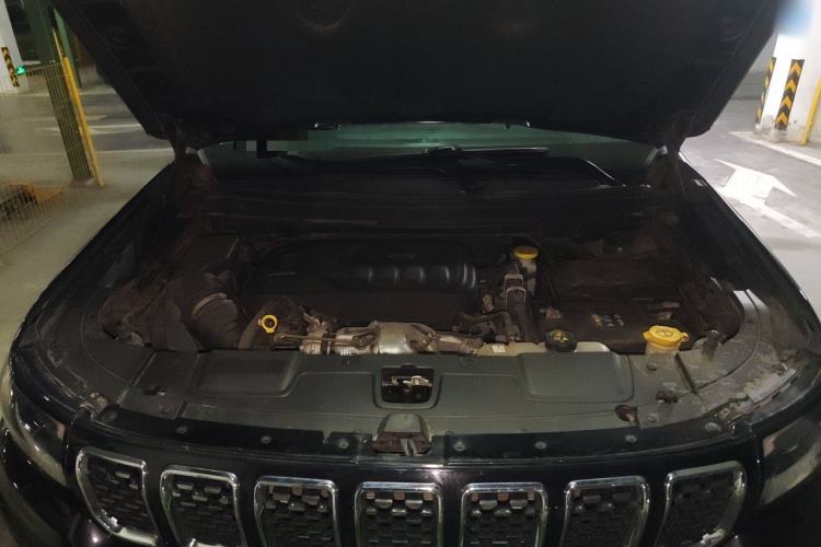 Used Jeep Grand Commander 2022 2.0T Two-Wheel Drive Luxury Version Engine Bay