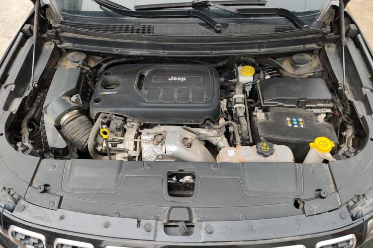 Used Jeep Grand Commander 2022 2.0T Four-Wheel Drive Luxury Edition Engine Bay