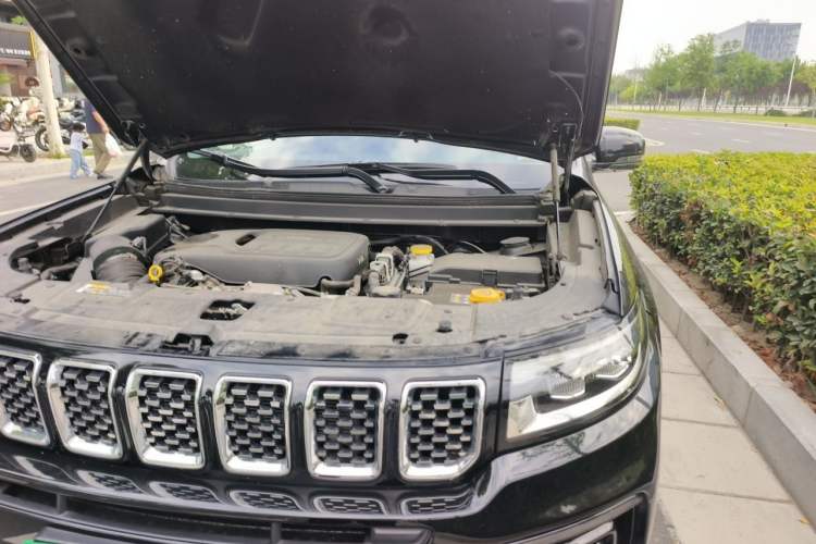 Used Jeep Grand Commander 2022 2.0T Four-Wheel Drive Luxury Edition Engine Bay Left