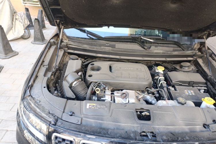Used Jeep Grand Commander 2022 2.0T Four-Wheel Drive Luxury Edition Engine Bay Right
