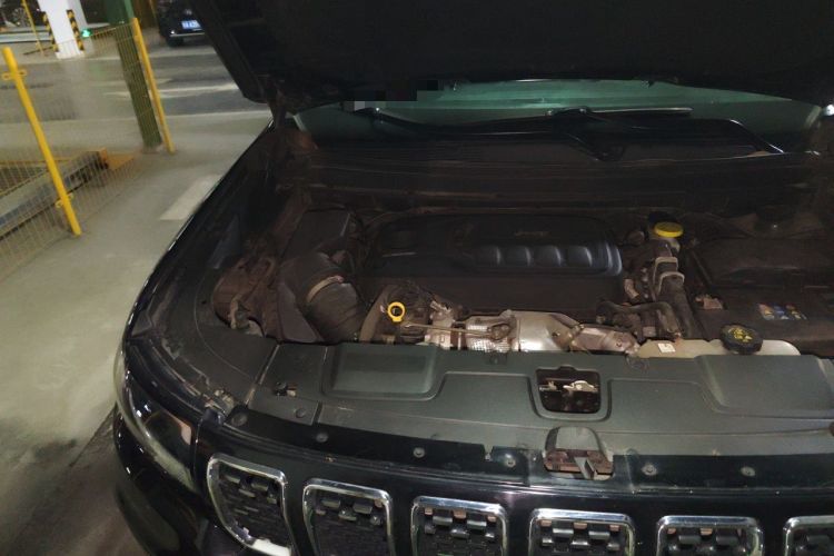 Used Jeep Grand Commander 2022 2.0T Two-Wheel Drive Luxury Version Engine Bay Right