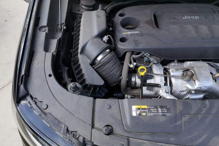 Used Jeep Grand Commander 2022 2.0T Four-Wheel Drive Luxury Edition Engine Bay Right