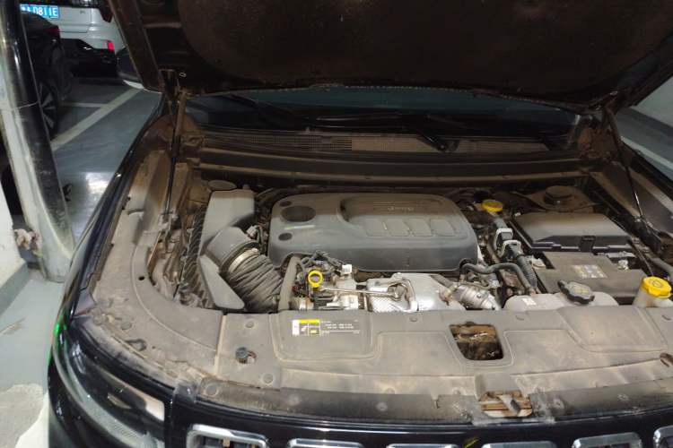 Used Jeep Grand Commander 2022 2.0T Four-Wheel Drive Luxury Edition Engine Bay Right