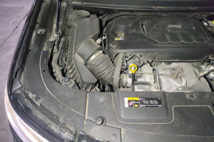 Used Jeep Grand Commander 2022 2.0T Two-Wheel Drive Elite Version Engine Bay Right