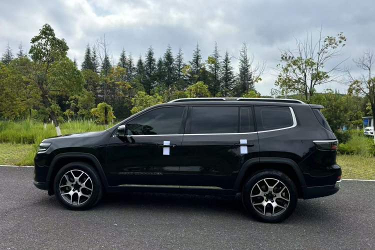Used Jeep Grand Commander 2022 2.0T Two-Wheel Drive Luxury Version Exterior 3