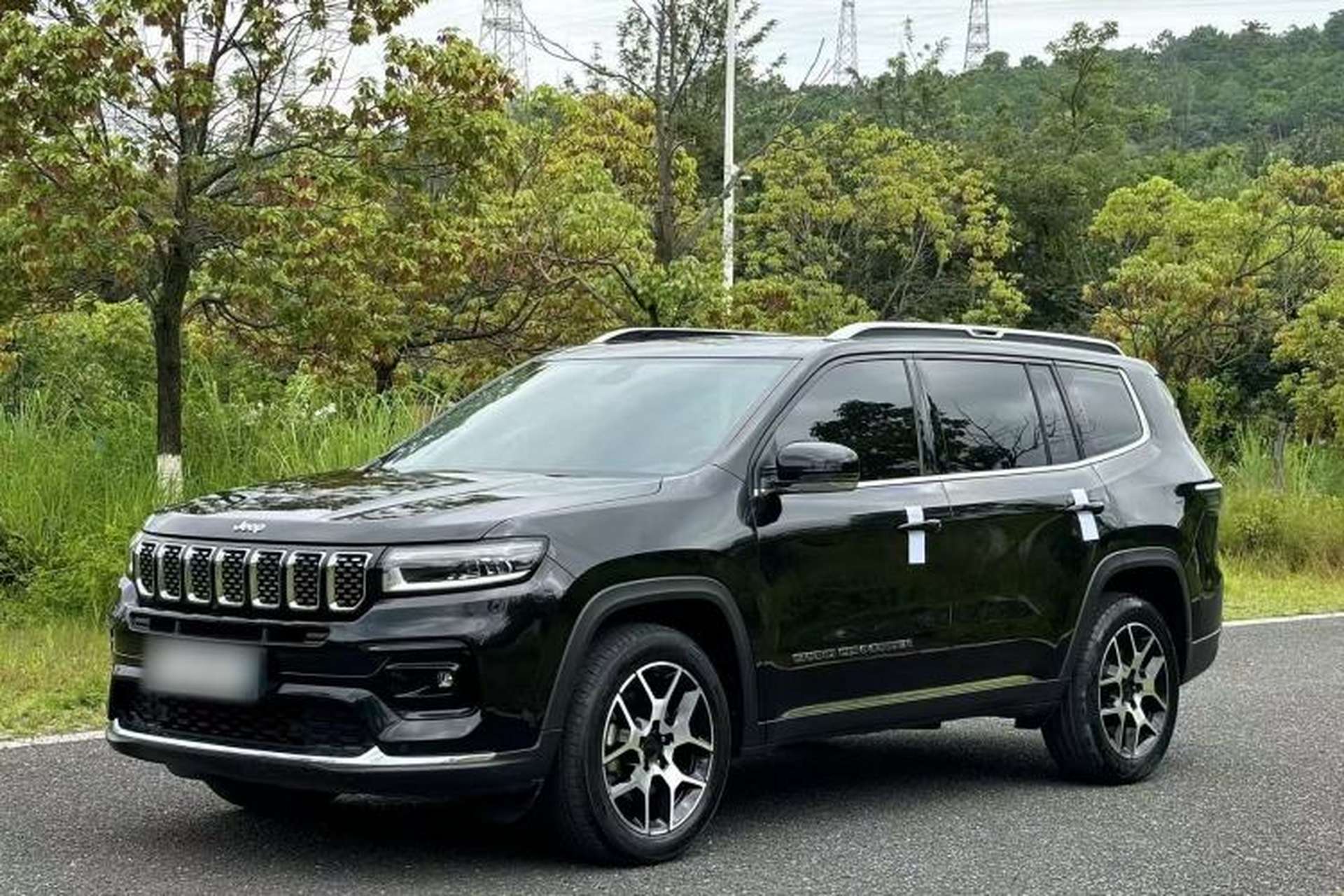 Used Jeep Grand Commander 2022 2.0T Two-Wheel Drive Luxury Version Front Left 45 Deg